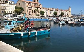 Appartement A 2 Pas Du Port De La Ciotat